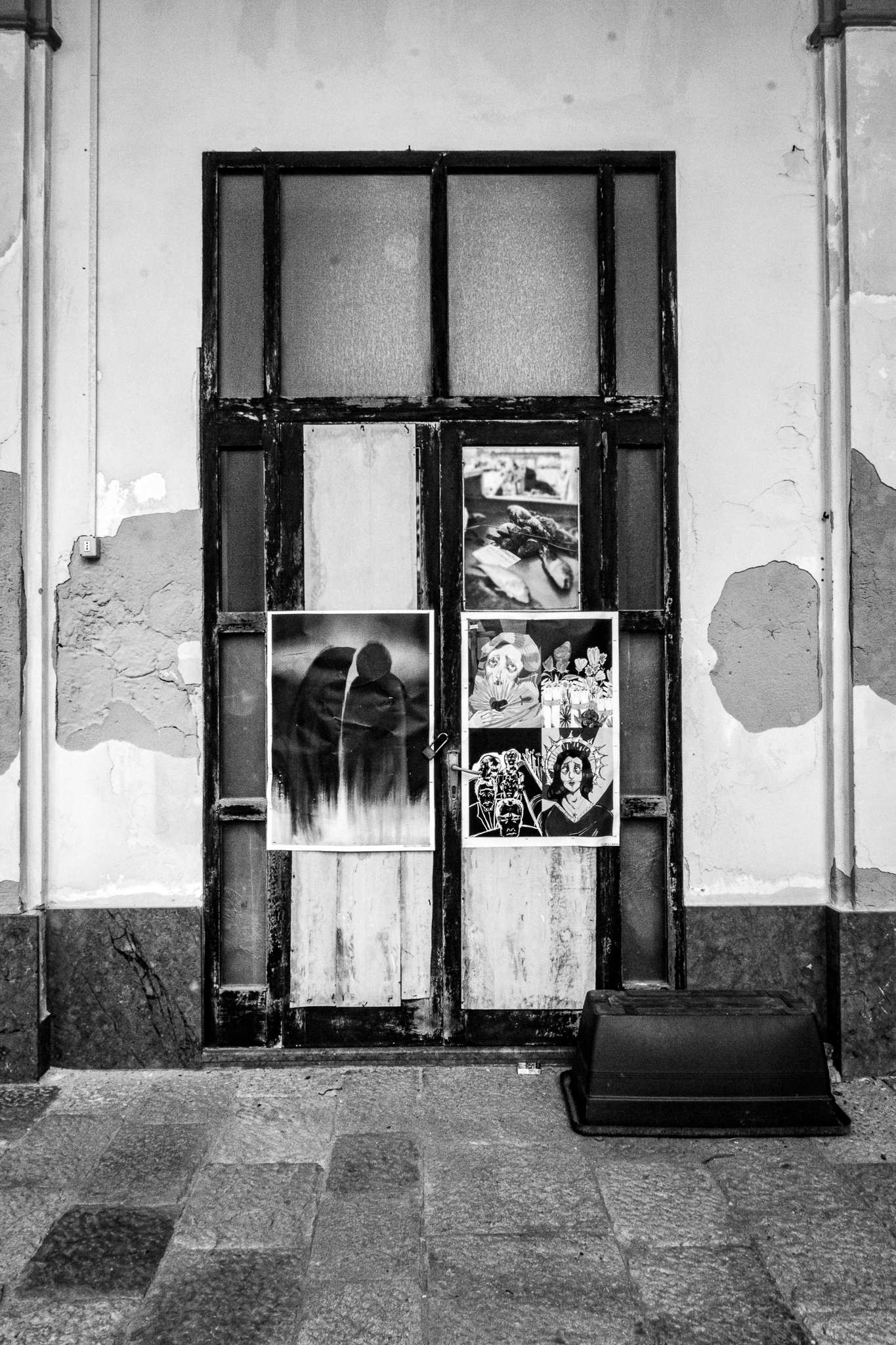 Urban architectural photograph of Trapani and Erice’s historic old town, capturing narrow streets, limestone façades, and traditional stone buildings. Taken in February, the image reflects the subdued winter atmosphere and the layered texture of Sicily’s coastal architecture.